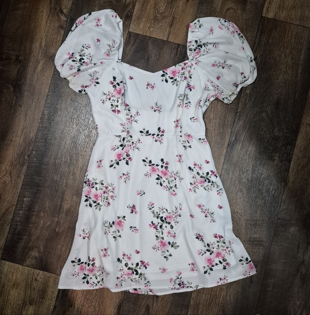 Mi ami Puff Sleeve Floral Dress - White and Pink